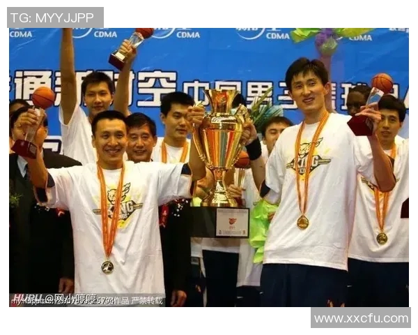 深圳篮球队的拼搏之路:城市联赛中的荣耀与挑战 深圳篮球队的拼搏之路:城市联赛中的荣耀与挑战