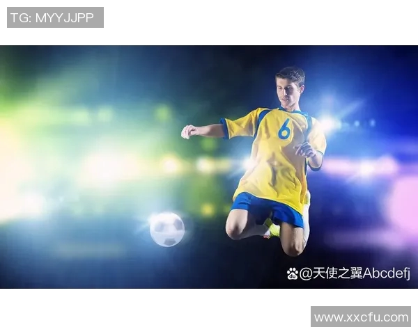 五位足球明星的传奇故事与他们在绿茵场上的辉煌成就分析