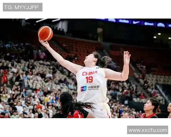 吴娜专访:从青涩球员到篮球女神的成长之路回顾 吴娜专访:从青涩球员到篮球女神的成长之路回顾