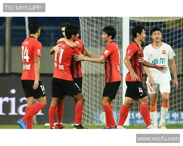 武汉排球队灵活性探讨：如何提升团队协作与战术应变能力