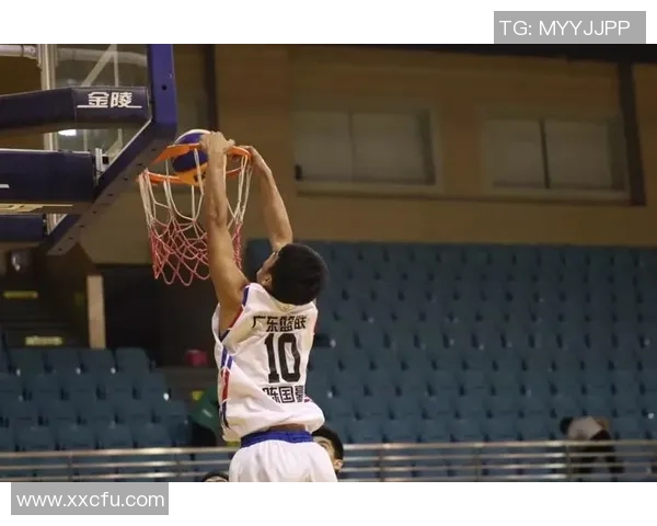 深圳篮球队在精英赛中的力量展现与战术分析全面解读