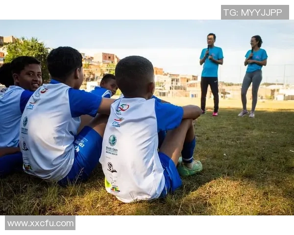 探索足球小品牌的崛起与发展潜力助力年轻运动员的梦想之路